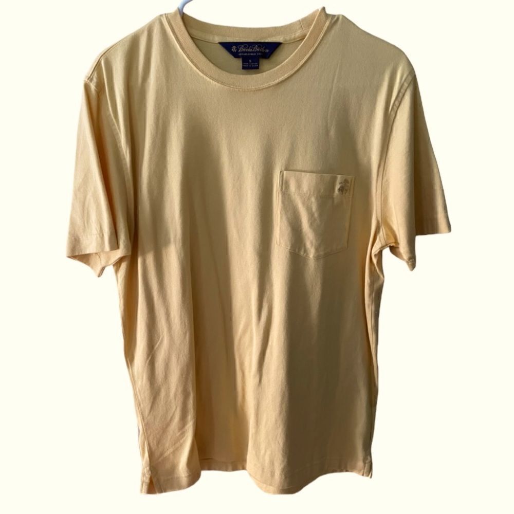 Brooks Brothers Blue Label Shirt Yellow Short Sleeve Logo Pocket Tee Size S